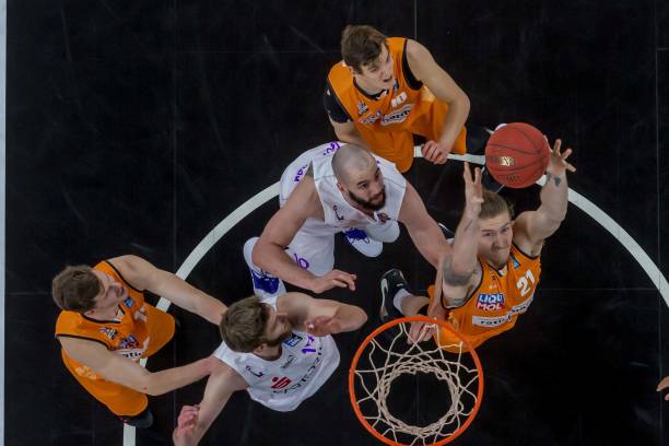 广厦一开局 广厦一开局